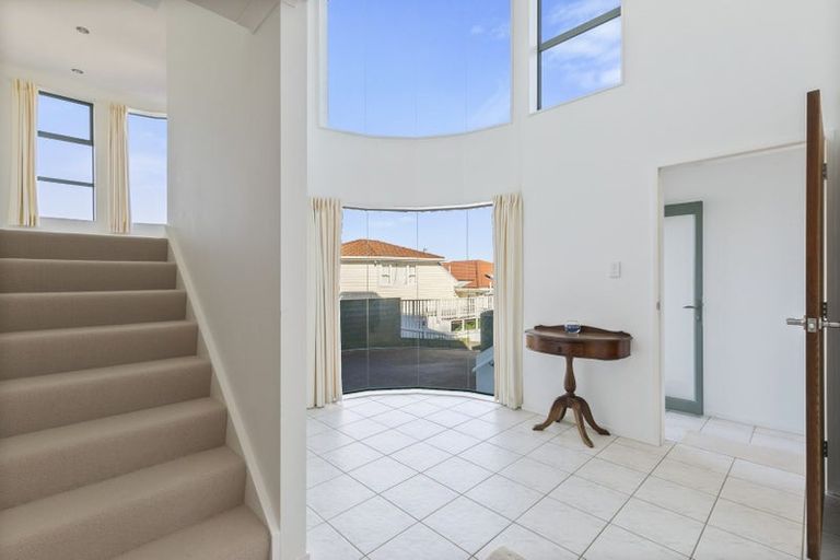 Photo of property in 14a Arahanga Grove, Maupuia, Wellington, 6022