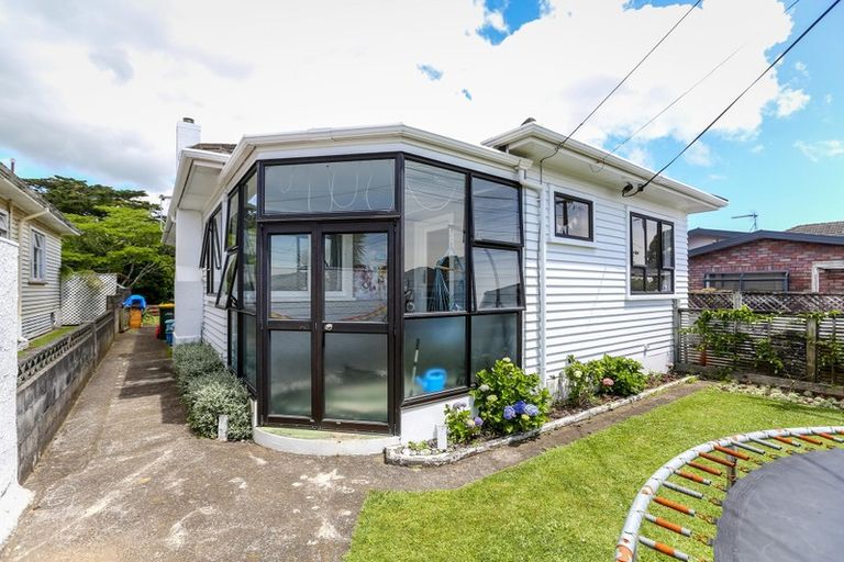 Photo of property in 43 Tokomaru Street, Welbourn, New Plymouth, 4312