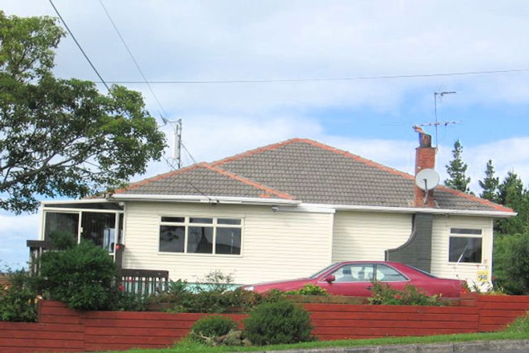 Photo of property in 2/48 West Coast Road, Glen Eden, Auckland, 0602