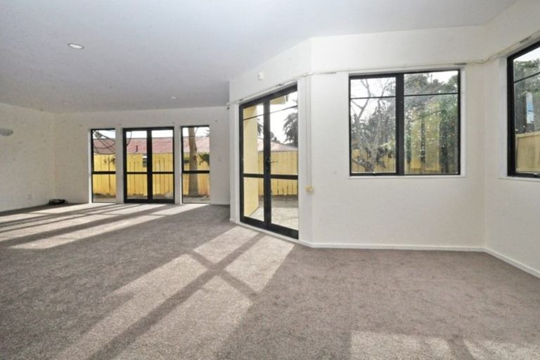 Photo of property in 2/194 Shirley Road, Papatoetoe, Auckland, 2025