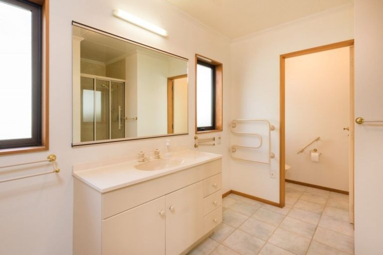 Photo of property in 18 Moana View Road, Waikawa, Picton, 7220