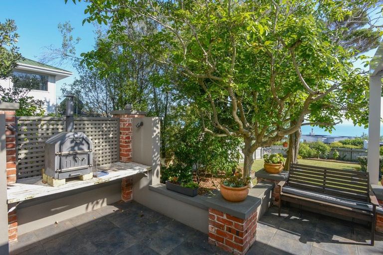 Photo of property in 118 Thompson Road, Bluff Hill, Napier, 4110