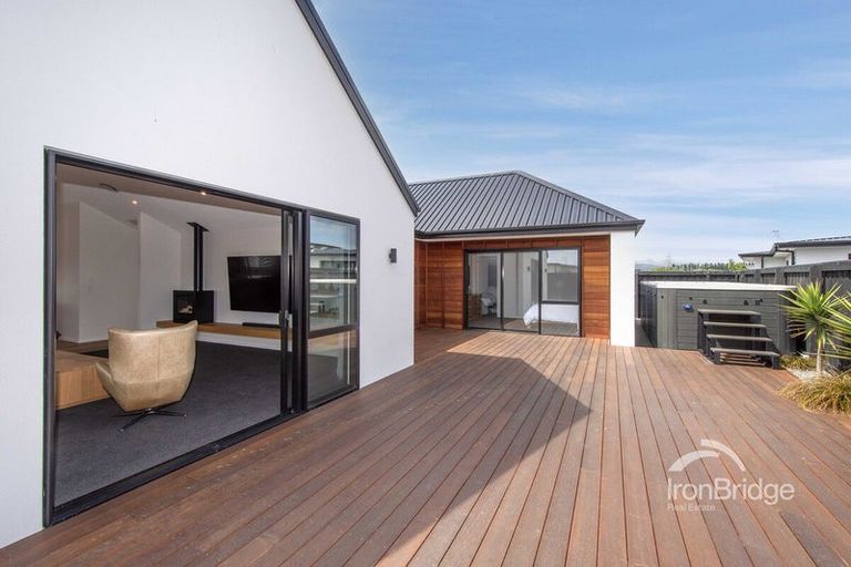 Photo of property in 32 Frank Ernest Crescent, Prebbleton, 7604