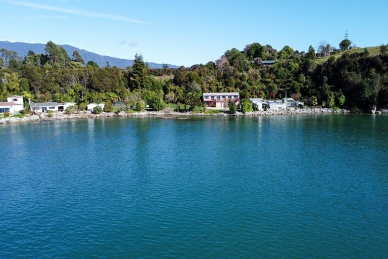 Photo of property in 218 Rangihaeata Road, Rangihaeata, Takaka, 7182