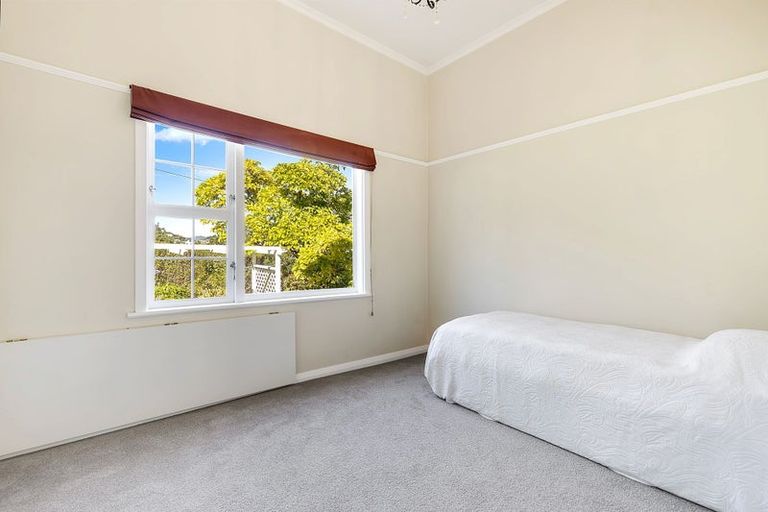 Photo of property in 19 Milton Terrace, Picton, 7220