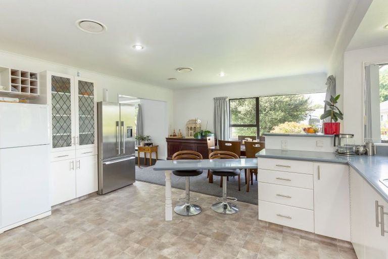 Photo of property in 9 Oak View Place, Greytown, 5712