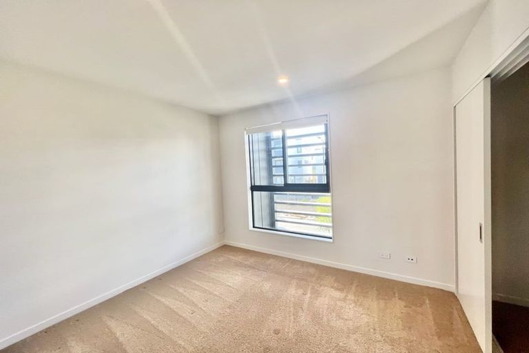 Photo of property in 96 Tarapuka Road, Westgate, Auckland, 0814