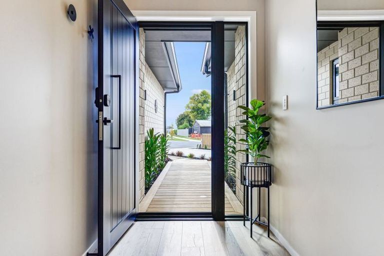 Photo of property in 2 Whakahaumako Road, Leamington, 3495