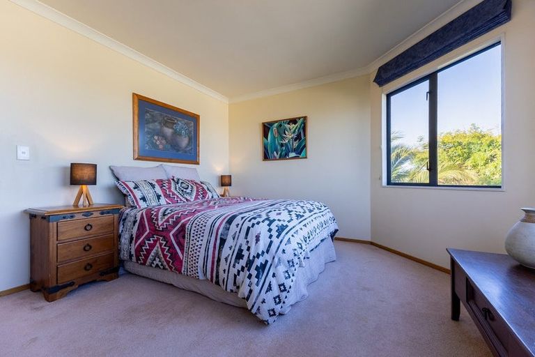Photo of property in 3 Shearwater Rise, Paraparaumu Beach, Paraparaumu, 5032