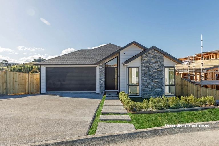 Photo of property in 32 Bine Crescent, Orewa, 0931