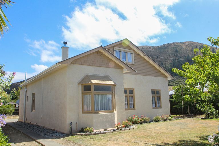 Photo of property in 9 Gordon Street, Kurow, 9435