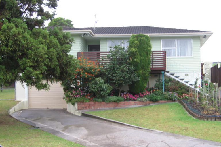 Photo of property in 92 Farquhar Road, Glendene, Auckland, 0602