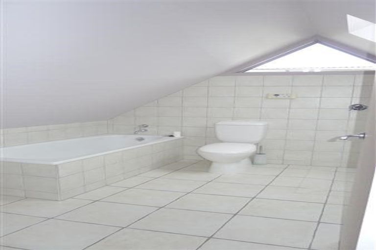 Photo of property in 36a Sutherland Crescent, Melrose, Wellington, 6023