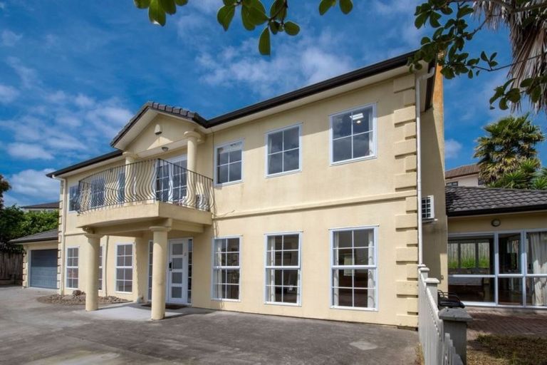 Photo of property in 60 Scarlet Oak Drive, Schnapper Rock, Auckland, 0632