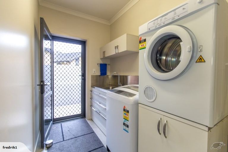 Photo of property in 14 Hampshire Court, Flagstaff, Hamilton, 3210