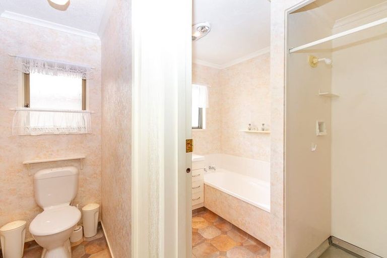 Photo of property in 15 Aintree Crescent, Awapuni, Palmerston North, 4412