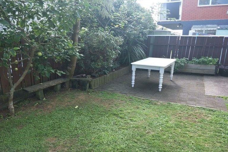 Photo of property in 3/58 Paynters Avenue, Strandon, New Plymouth, 4312