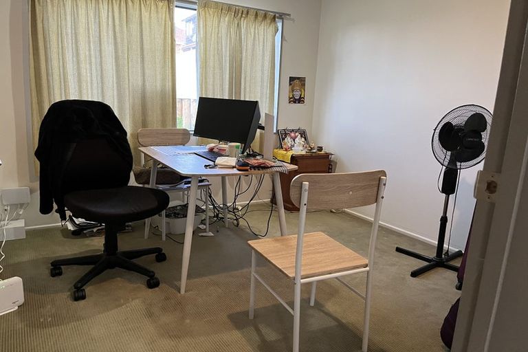 Photo of property in 1 Glengarry Road, Glen Eden, Auckland, 0602