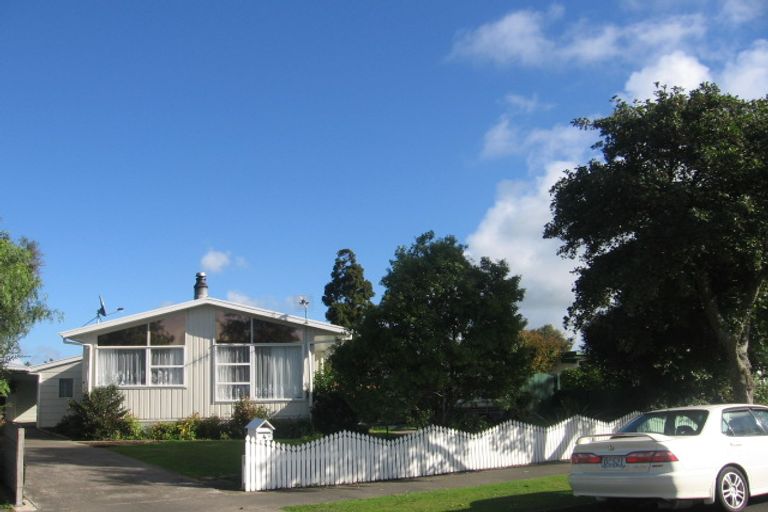 Photo of property in 4 Robinson Crescent, Westbrook, Palmerston North, 4412