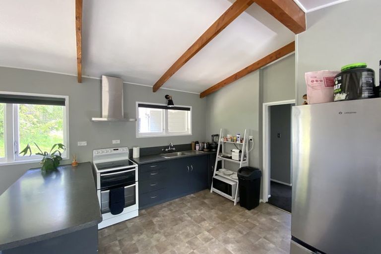 Photo of property in 11a Norana Road, Maoribank, Upper Hutt, 5018