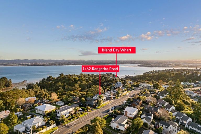 Photo of property in 1/62 Rangatira Road, Beach Haven, Auckland, 0626