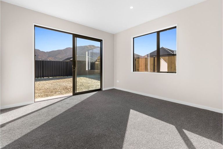 Photo of property in 120 Burdon Loop, Lake Hawea, 9382