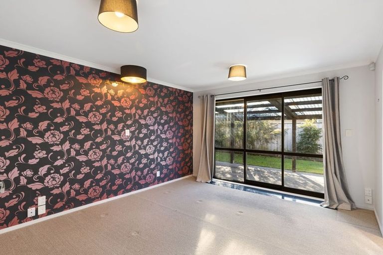 Photo of property in 6 Galea Grove, Kelvin Grove, Palmerston North, 4414