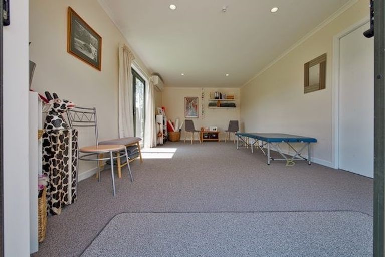 Photo of property in 114 Harold Holt Avenue, Pirimai, Napier, 4112