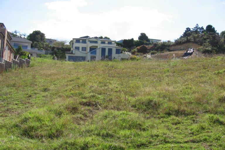 Photo of property in 90 Penguin Drive, Murrays Bay, Auckland, 0630