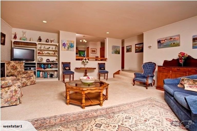 Photo of property in 31 Kenmure Avenue, Forrest Hill, Auckland, 0620