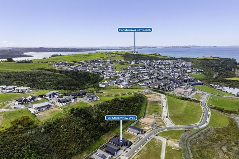 Photo of property in 36 Streamview Way, Long Bay, 0792