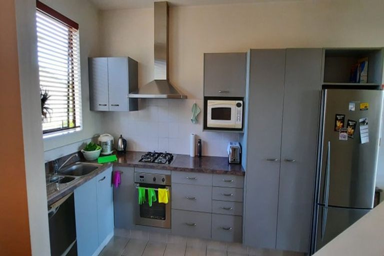 Photo of property in 22/22 Northcross Drive, Oteha, Auckland, 0632