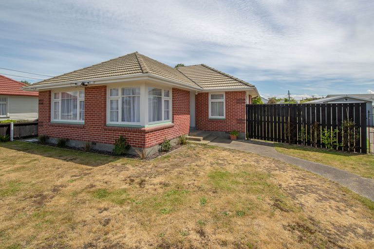 Photo of property in 41 Burwood Road, Burwood, Christchurch, 8083