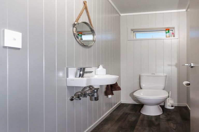 Photo of property in 106 Tukere Drive, Whangamata, 3620