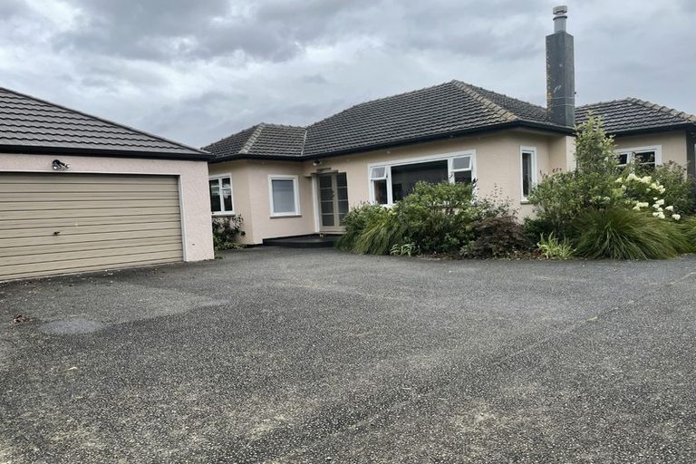 Photo of property in 11 College Street, Awapuni, Palmerston North, 4412
