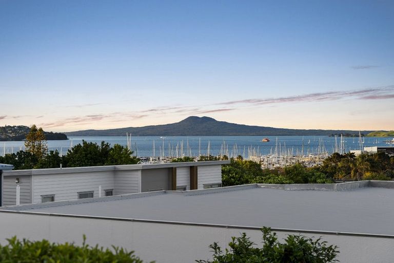 Photo of property in 2/28 Mark Edward Drive, Half Moon Bay, Auckland, 2012