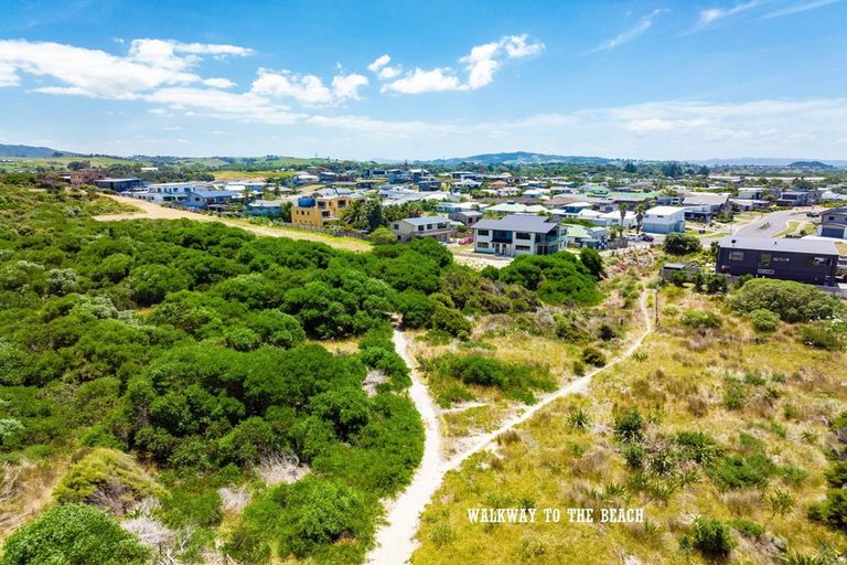 Photo of property in 128 Bream Bay Drive, Ruakaka, 0116