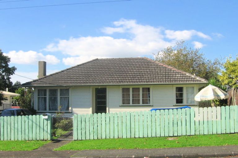 Photo of property in 13 Wilsher Crescent, Henderson, Auckland, 0612