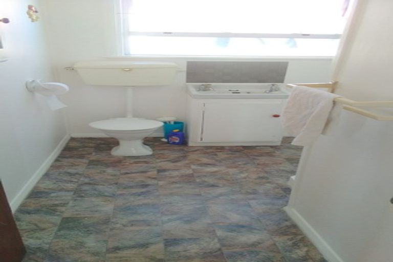 Photo of property in 16 Carey Street, Waitara, 4320