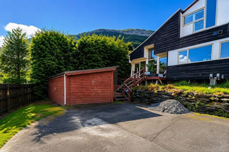 Photo of property in 35a Watts Road, Fernhill, Queenstown, 9300