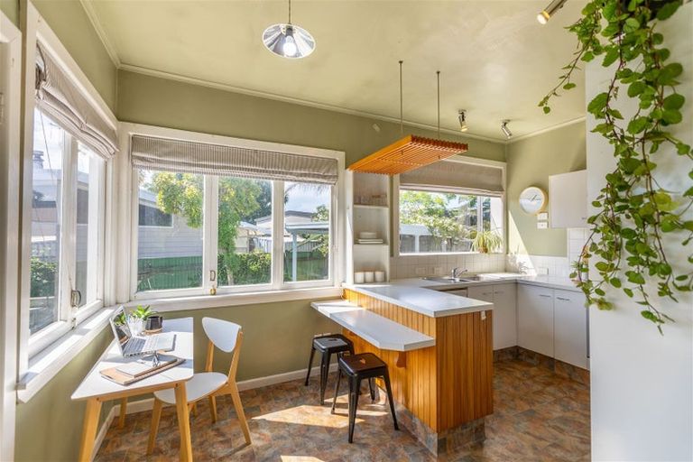 Photo of property in 15 Morse Street, Marewa, Napier, 4110