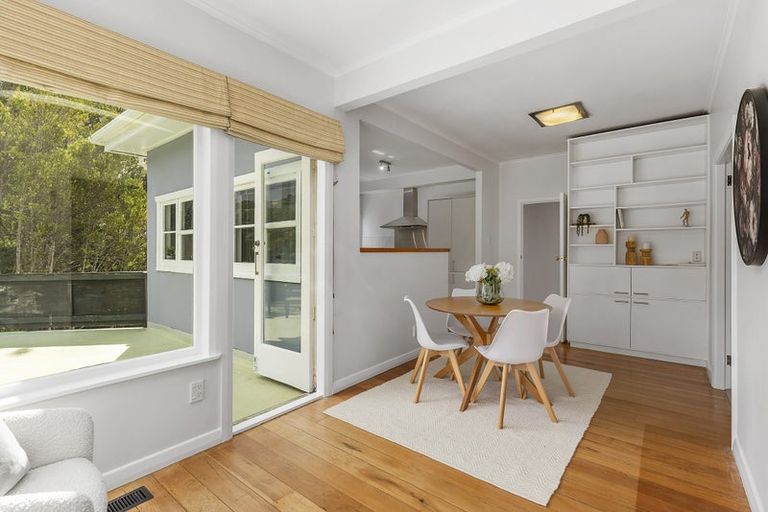 Photo of property in 18 Hampton Hill Road, Tawa, Wellington, 5028