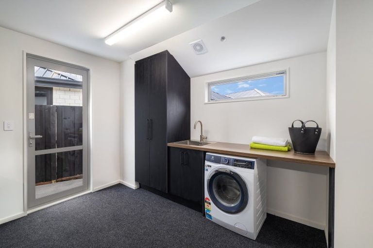 Photo of property in 2 Larissa Road, Halswell, Christchurch, 8025