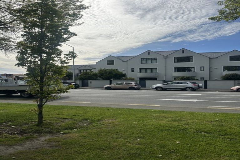 Photo of property in 40 Latimer Square, Christchurch Central, Christchurch, 8011