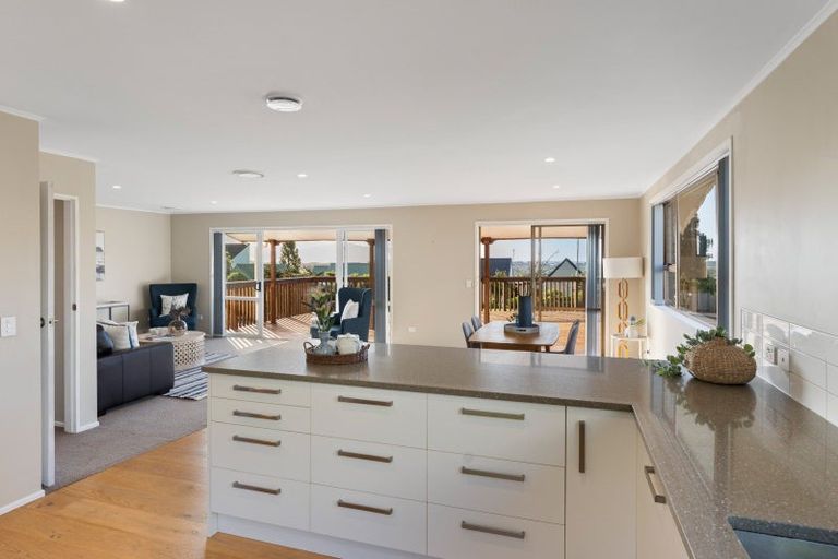 Photo of property in 137 Winara Avenue, Waikanae, 5036