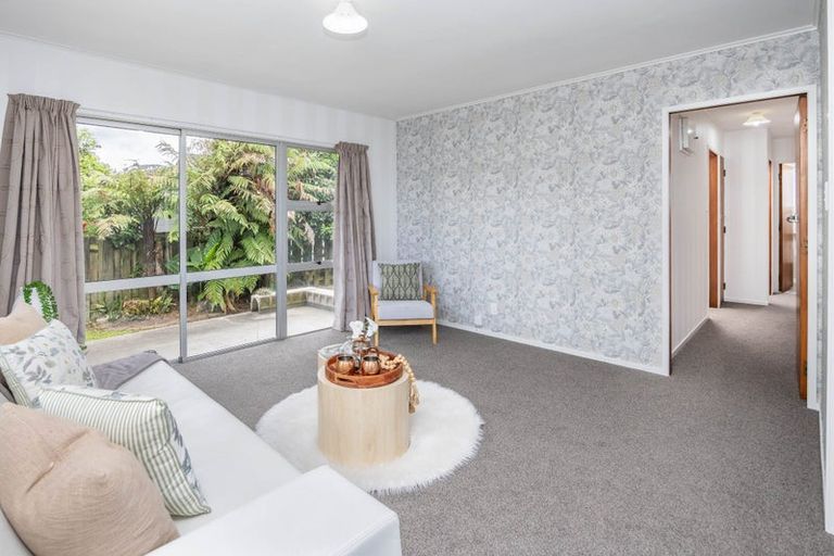 Photo of property in 35 Karen Crescent, Dinsdale, Hamilton, 3204