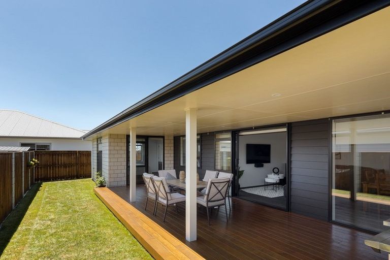 Photo of property in 2 Kotare Drive, Coastlands, Whakatane, 3120