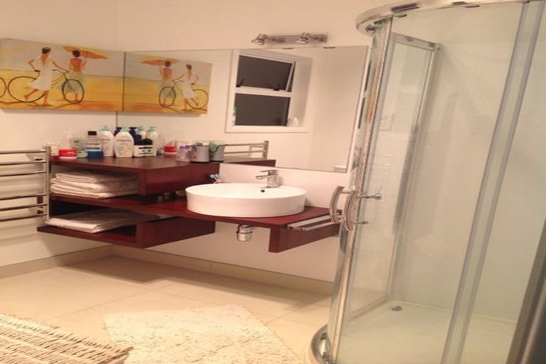 Photo of property in 9 Sylvan Crescent, Te Atatu South, Auckland, 0610