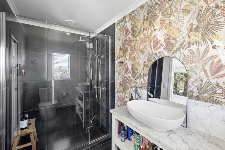 Photo of property in 822 Carrington Road, Hurworth, New Plymouth, 4371