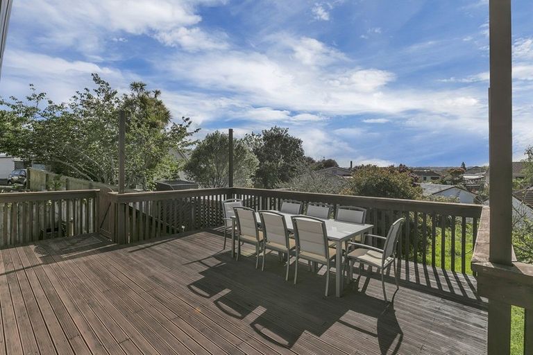 Photo of property in 16 Alma Street, Te Atatu South, Auckland, 0610